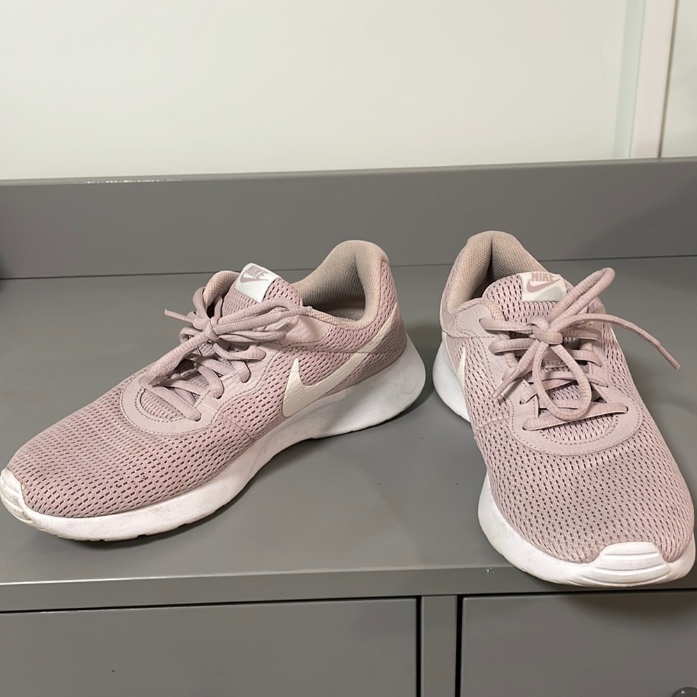 Women’s Nike Sneakers